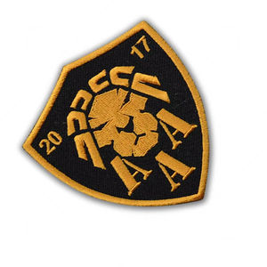 Écussons brodés 3D en chenille tissée avec logo personnalisé de haute qualité, à prix raisonnable, à coudre avec fermeture auto-agrippante, taille personnalisée - Product Image 2