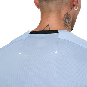 T-shirt de sport bleu clair pour homme, col rond, manches courtes, pour entraînement, gym, course à pied, vêtements de sport décontractés - Product Image 4