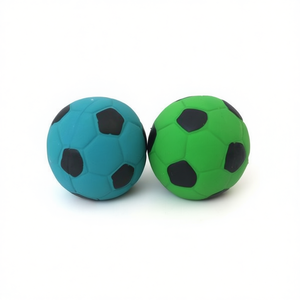 Ballon de football pour animaux de compagnie Yommy, 7 cm, en latex, jouet à mâcher pour chiens - Product Image 1
