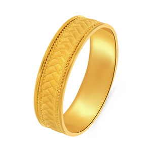 Bague de mariage plaquée or pour homme, motif chevron texturé, bijou élégant et tendance - Product Image 1