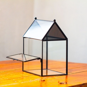 Wholesale Modern Black Metal <b>Frame</b> House Shape Glass <b>Plants</b> Terrarium Tabletop Vase Handmade for Home Decorations - Product Image 1