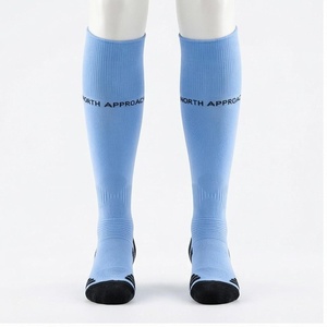 Chaussettes de sport respirantes bleues à motif géométrique pour adultes – Collection Printemps - Product Image 1