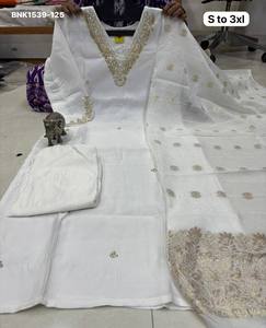 Hermosa Colección de Kurti-Pantalón Largo Recto de Seda Muslin con Detalles Hechos a Mano y Dupatta Banarasi, Exportador de Moda Femenina - Product Image 6