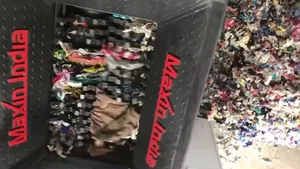 Déchiqueteuse de déchets textiles la plus vendue, à double arbre, capacité 500 kg, semi-automatique, électrique - Product Image 5