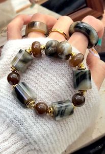 Bracelet en résine fait main de qualité supérieure avec une expression artistique unique, bijoux élégants pour femmes et jeunes adultes - Product Image 3