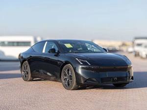 Ly Nk & C O Z 10 2024 MAX Sedán AWD - NEGRO por fuera, MARRÓN por dentro, Batería de Litio, R18, Eléctrico, Cuatro Ruedas - Product Image 6