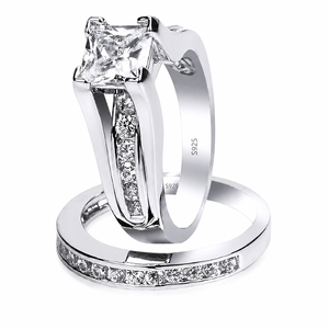 แหวนแต่งงานเพชรทรงปรินเซสคัท เงินแท้ 925 แหวนหมั้นเพชรโมอิสซาไนต์ - Product Image 1