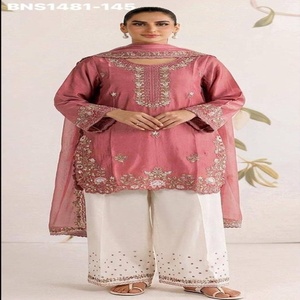 Hermoso conjunto de traje, pantalón palazzo y dupatta de satén de rayón con bordado multihilo y ribete festoneado, de proveedor indio. - Product Image 1