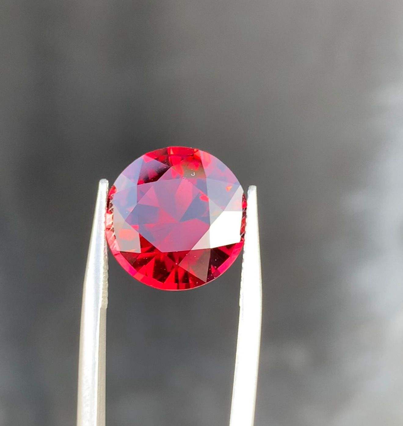 Round Cut 6.89 Carat