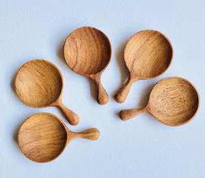 Cuillère doseuse artisanale en bois, fabriquée au Vietnam, en bois naturel, pour café et thé, avec logo gravé - Product Image 4