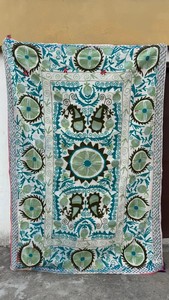 Colcha Suzani bordada a mano, manta Kantha de algodón vintage, colcha étnica Suzani - Product Image 2