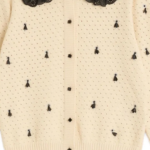 Cárdigan de Invierno para Mujer, Lana/Cachemira, Bordado con Diseño de Abedul/Negro, Cuello en V, Manga Larga, Botones al Frente, Bordado de Encaje Sangallo - Product Image 5