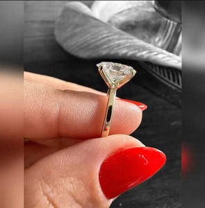 Bague de luxe en diamant de laboratoire taille ovale en argent sterling 925 pour femme, idéale pour les fiançailles, les mariages et les cadeaux d'anniversaire - Product Image 2