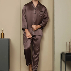 Vente flash - Ensemble de pyjama en satin de soie pour homme, manches longues, couleur unie, style classique, vêtements de nuit d'automne avec poches - Product Image 1