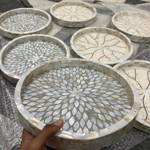 Elegante bandeja de madera con incrustaciones de hueso hecha a mano, con diseño floral, ecológica, duradera, organizadora decorativa, bandejas artesanales naturales. - Product Image 1