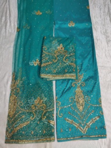 2026 Tissu George nigérian authentique de luxe avec broderie de pierres de cristal émeraude à motif floral pour mariage et fiançailles - Product Image 3