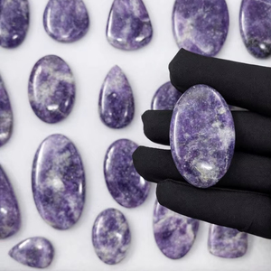 Lapidolite naturelle lisse de couleurs mélangées, cabochon fait main, pierre précieuse en vrac aux vertus curatives étonnantes, formes variées, certifiée par une tierce partie N - Product Image 1