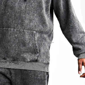 Conjunto Deportivo de Sudadera con Capucha y Pantalones Jogger con Lavado Ácido de Última Moda para Hombre y Mujer, Estilo Urbano Moderno - Product Image 3