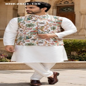 Conjunto de kurta-pantalón blanco de manga larga de satén Malai para uso ocasional y conjunto Koti para hombre con trabajo de lentejuelas posicional. Proveedor mundial. - Product Image 1