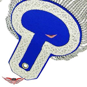 KEW - Elegantes Epaulettes Bordados Hechos a Mano en Azul y Blanco, con Flecos Plateados, Accesorios de Vestir Ecológicos y de Lujo - Product Image 3