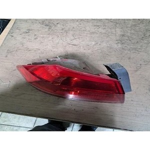 Luz Trasera Izquierda Usada para Passat 561945257 - Product Image 3