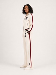 Conjunto Deportivo de Dos Piezas para Mujer con Estilo Moderno, Tela Suave y Ajuste Cómodo para Entrenamiento, Fitness y Uso Diario - Product Image 6