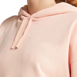 Sudadera con capucha corta de forro polar oversize gris para mujer, estilo urbano, de longitud corta, para invierno, con logo frontal, informal, OEM - Product Image 2