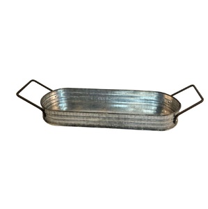 Bandeja de Servicio de Metal Galvanizado de Nuevo Estilo con Asas de Madera, Bandeja Decorativa de Hierro para Uso en el Hogar y Hoteles a un Precio Accesible - Product Image 4