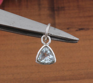 Colgante Vintage de Circonita Natural en Fila, Plata de Ley 925 con Baño de Platino, Barra Vertical Cruda, Unisex, Venta al por Mayor - Product Image 4