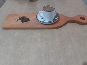 Planche à découper en bois avec finition à grain naturel offrant une surface de coupe lisse pour tous vos besoins de préparation - Product Image 4