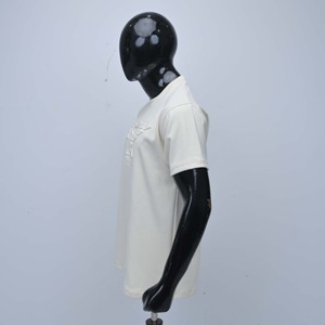 เสื้อยืดคอกลมแขนสั้นทรงเข้ารูปสำหรับผู้ชาย คุณภาพสูง สั่งทำโลโก้ได้ ขายส่ง ปักลายนูน แห้งเร็ว เหมาะสำหรับการฝึกซ้อมกลางแจ้งในฤดูร้อน - Product Image 3