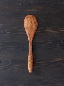 Cuchara de Madera Hecha a Mano con Mango Largo para Cocinar, Acabado Pulido Ligero, Utensilio de Cocina Perfecto para Mezclar Salsas y Sopas - Product Image 3