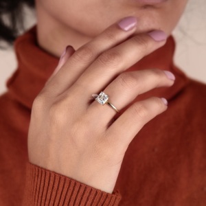 แหวนหมั้นเพชรทรง Asscher ตัวเรือนทอง 14K แหวนเพชรเม็ดเดี่ยวเรียบหรู แหวนเจ้าสาวสไตล์มินิมอล แหวนขอแต่งงานวินเทจ ของขวัญสำหรับเธอ - Product Image 2