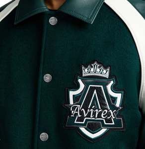 Chaqueta Universitaria Avirex con Emblema de Corona, en Cuero Verde Oscuro, Fusión de Prestigio, Potencia y Elegancia Urbana Atemporal - Product Image 4