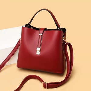 Sac à bandoulière en cuir véritable pour femme AZORES SPORTS, design élégant, avec fermeture éclair, sac à main durable pour l'extérieur - Product Image 2