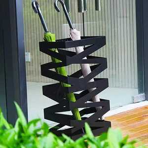 Cadena de Lluvia de Metal Forjada a Mano para Decoración de Jardín - Product Image 1