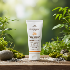Crème nourrissante pour les mains Dr.G Vegan avec vitamine C et lotion éclaircissante pour les mains aux herbes - Product Image 3