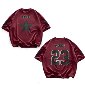 Fabricant de maillots de football américain sur mesure en bordeaux épais, imprimé étoile noire, haut oversize pour homme, streetwear en gros - Product Image 1
