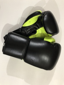 Guantes de Boxeo de Cuero Vacuno Genuino con Logotipo Personalizado, Guantes Profesionales de Entrenamiento, Sparring y Golpeo para Gimnasio, Kickboxing, MMA, Fabricante - Product Image 4