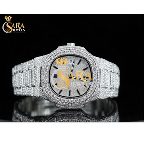 Reloj de diamantes de moissanita completamente helado de la mejor calidad con números arábigos, reloj de lujo para ocasiones especiales de acero inoxidable - Product Image 1