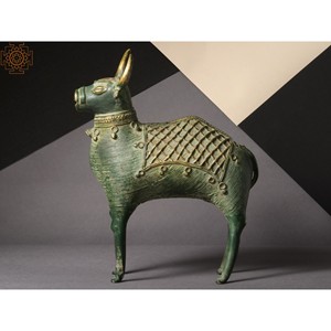 8 pouces fait à la main en laiton Nandi Sculpture Tribal Art Made in India Catégorie de produit Sculptures - Product Image 3