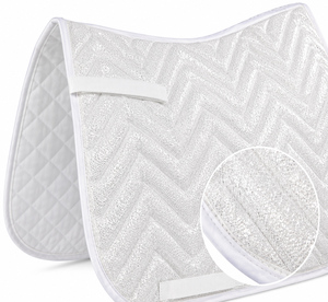 Tapis de selle de dressage blanc avec motif chevrons matelassé, rembourrage en polyester, doublure en polaire, équipement d'équitation personnalisable - Product Image 4
