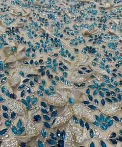 Tissu en dentelle perlée à la main de qualité supérieure pour robes de mariée ou voiles de mariée disponible au prix d'exportation - Product Image 3