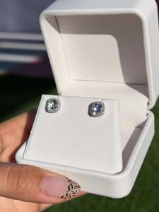 Pendientes de halo con diamantes cultivados en laboratorio de corte cojín, oro blanco de 14 quilates, regalo clásico de aniversario para joyería fina de lujo. - Product Image 2