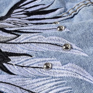 Gilet en denim rétro vintage pour hommes avec bouton à trous déchirés Gilet de printemps Vêtements d'extérieur en détresse Design de vêtements - Product Image 4