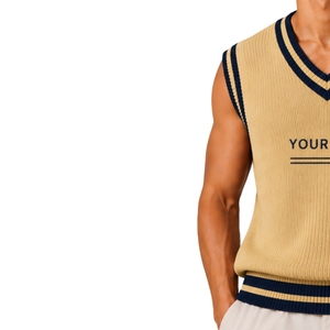 Gilet pull sans manches en tricot pour homme, beige avec rayures contrastées marine, col en V, personnalisable avec logo, en laine et acrylique, vente en gros OEM - Product Image 3