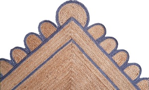 Tapis d'intérieur en jute naturel fait main à poils ras avec bordure festonnée bleue, écologique, style bohème et rustique pour la décoration du salon - Product Image 3