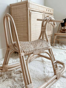 Chaise à bascule carrée industrielle pour enfants en rotin naturel tressé, écologique, empilable, sûre pour les bébés, mobilier jouet pour garçons - Product Image 6