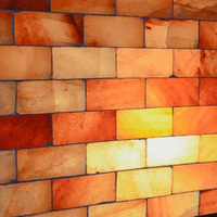 Briques murales en sel rose biologique, dalles de l'Himalaya taillées à la main pour un design intérieur élégant, des espaces de bien-être et des commandes en gros