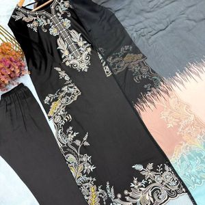 Ensemble de kaftan long élégant pour femmes en rayonne satinée pure avec broderies de qualité supérieure, détails découpés élégants, manches fantaisie, et - Product Image 6